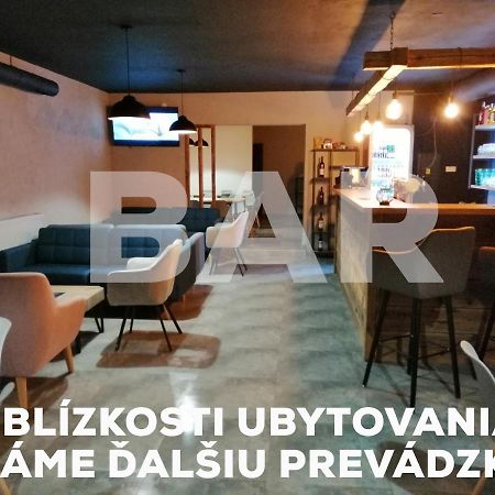 Pizzeria Viktoria Hotell Chlebnice Eksteriør bilde